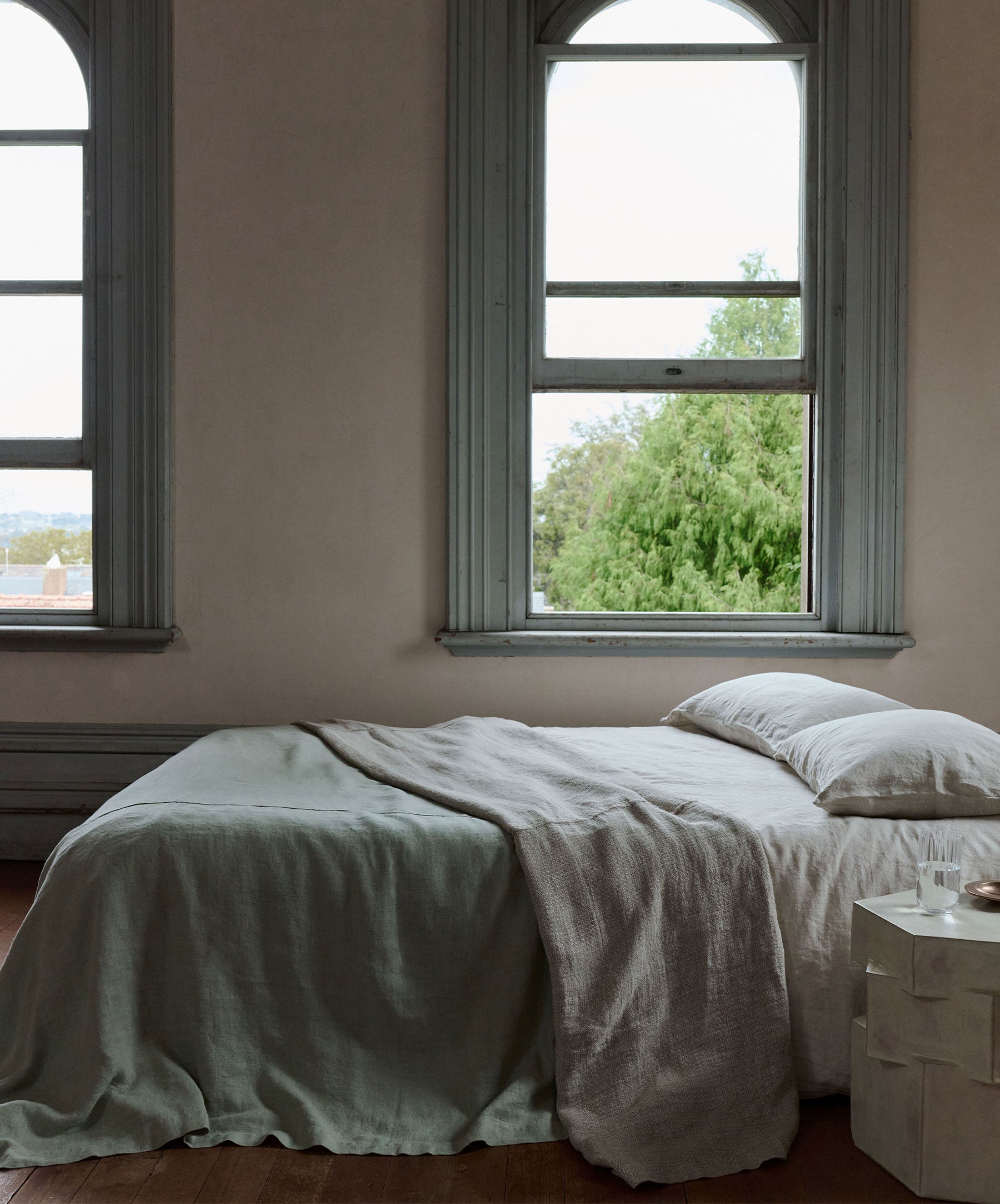 Repose Linen Bedcover - Artichoke
