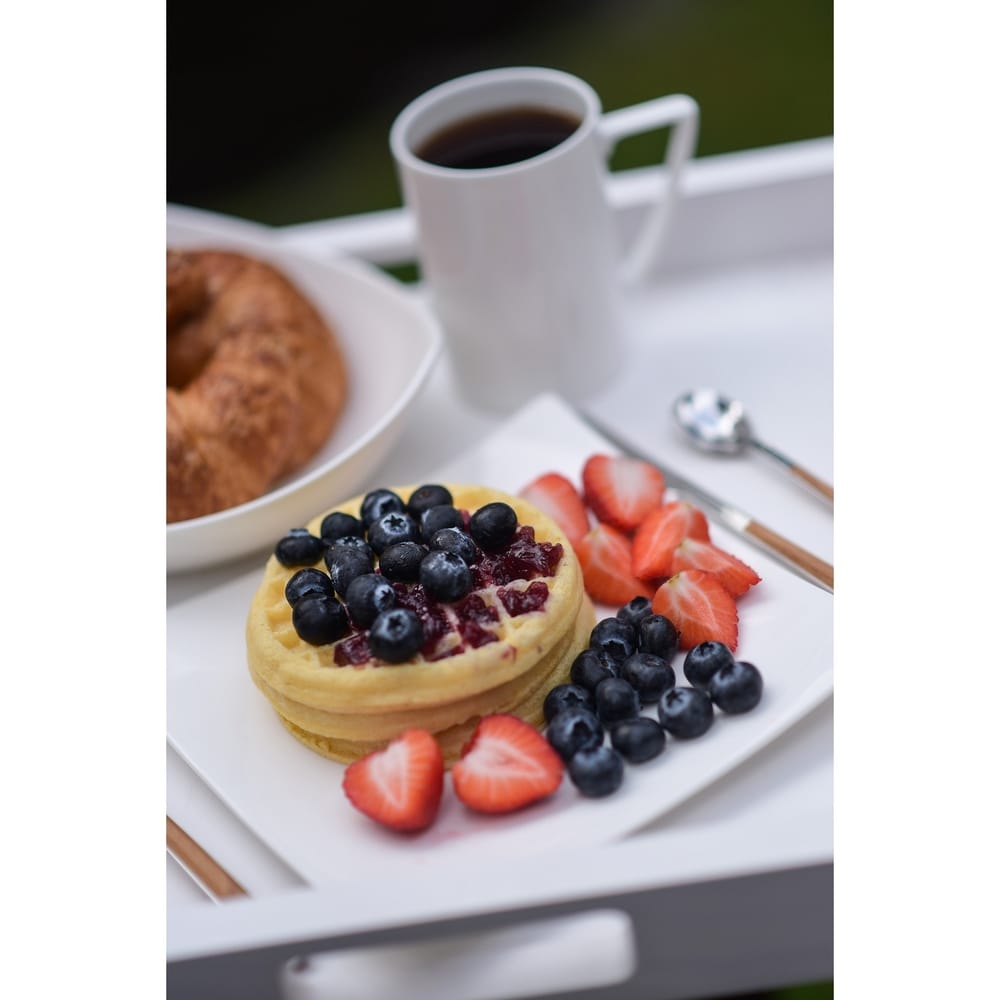 Red Vanilla Extreme White 16-piece Dinner Set