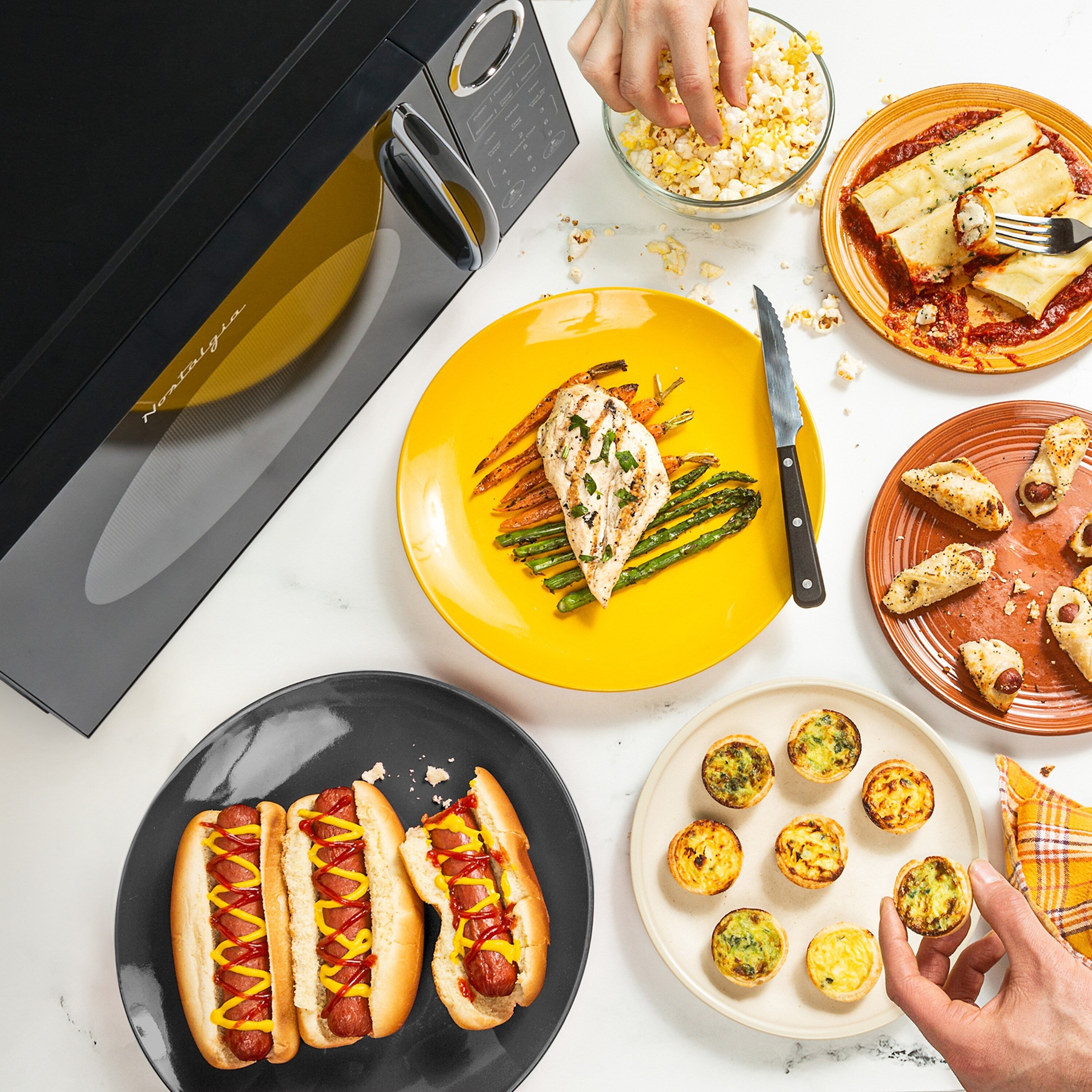 Nostalgia Retro 0.9 Cubic Foot Countertop Microwave Oven