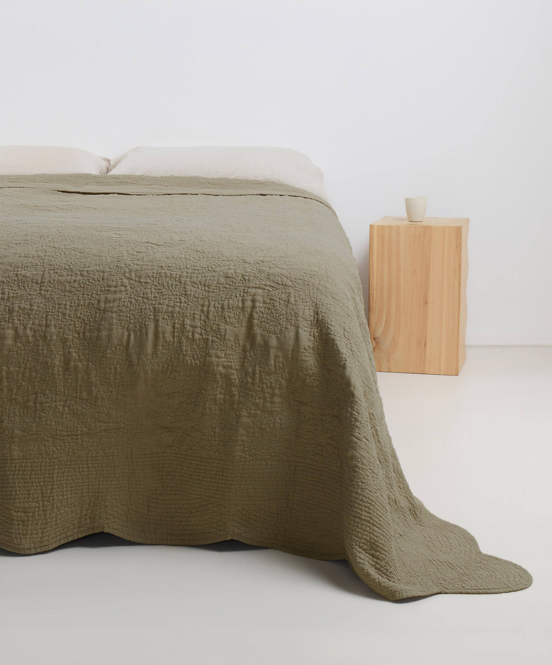 Willow Embroidered Quilt - Putty