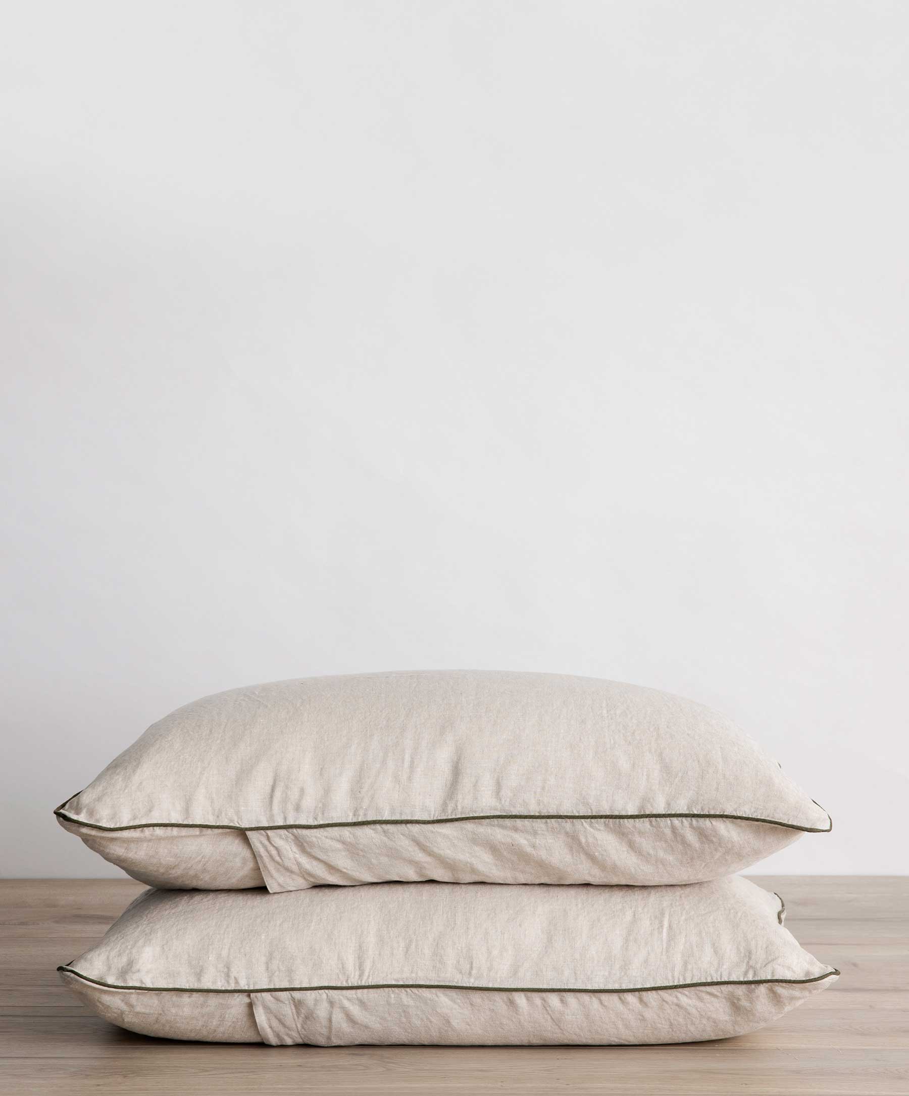 Set of 2 Piped Linen Pillowcases - Natural and Forest
