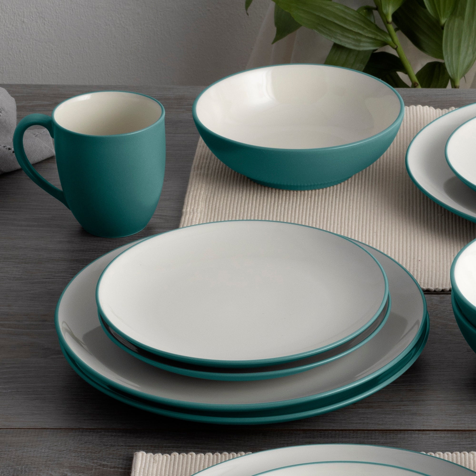 Noritake Colorwave 16-Piece Coupe Dinnerware Set, Service For 4