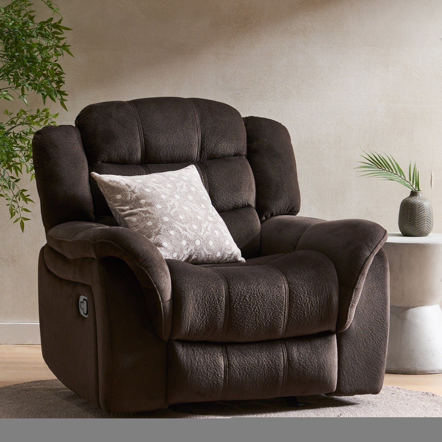 Luxurious Oversized Recliner Chair for Ultimate Relaxation